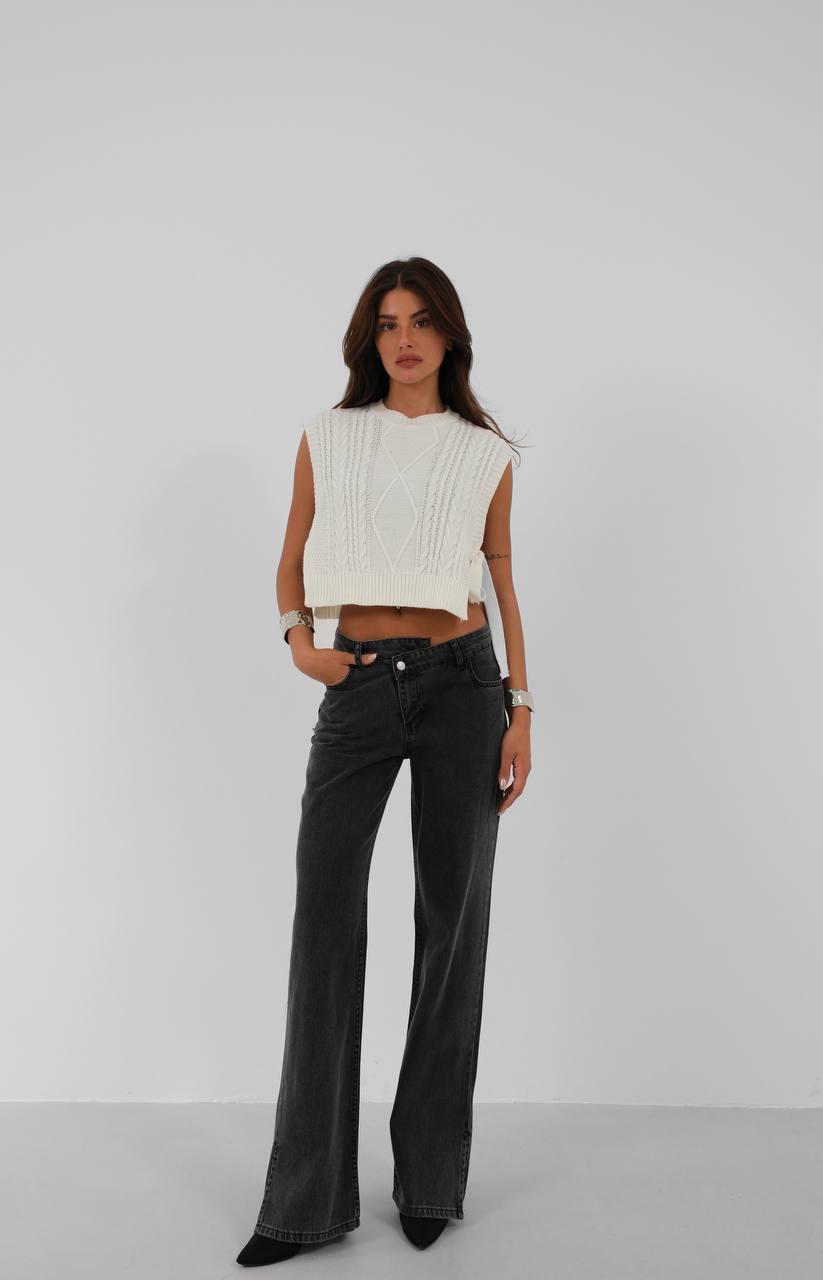 Belt Slit Jeans